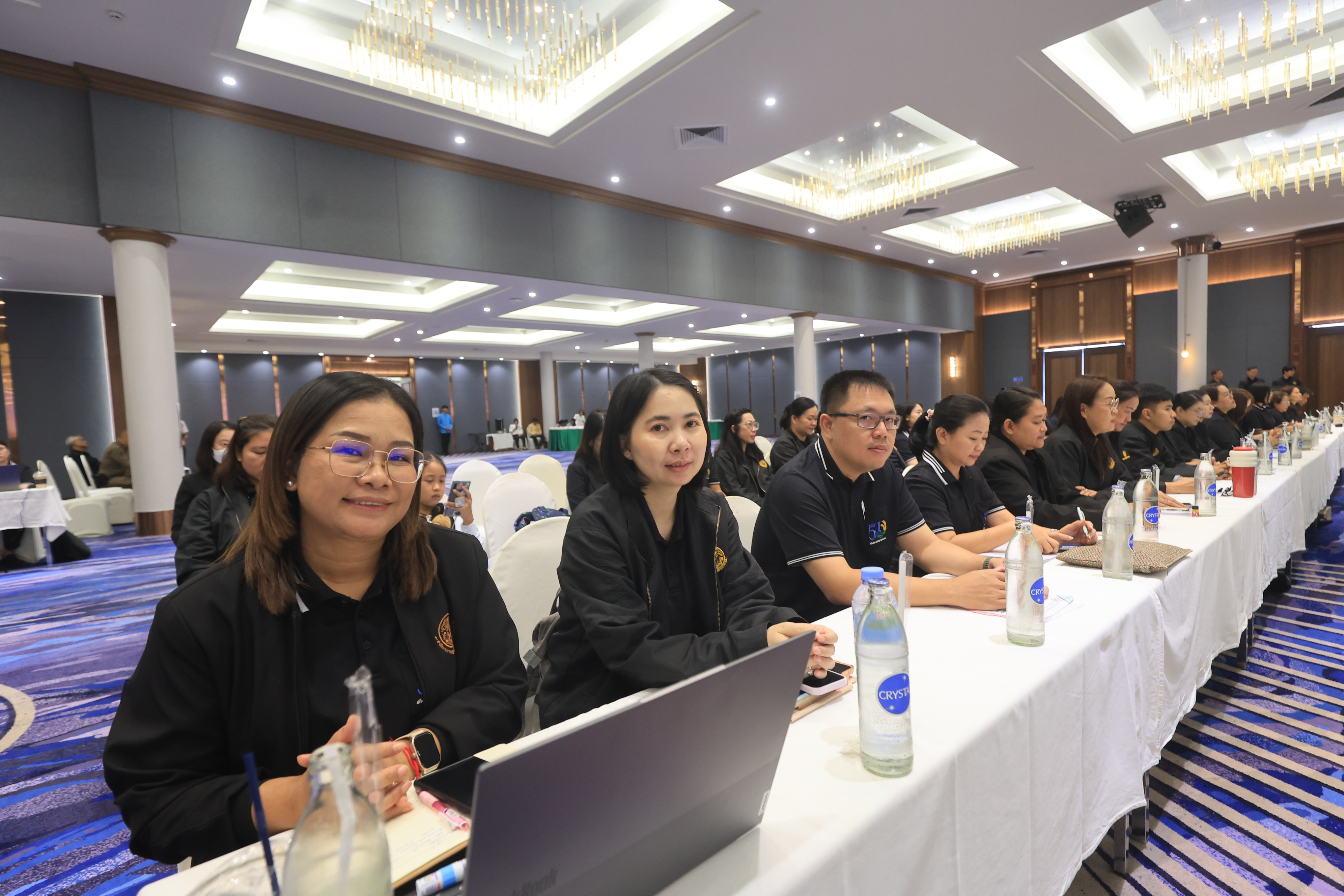 title - เลขาฯ ส.ป.ก. ประชุมเข้ม! 